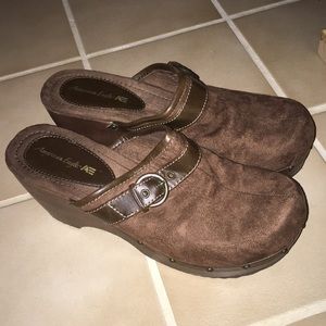 American Eagle size 11 clogs